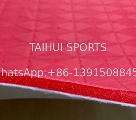 2025 Узорированная ударная подушка для искусственной травы на футбольном поле/регби/хоккейном поле 8 мм 10 мм 12 мм 15 мм с геотексельной тканью